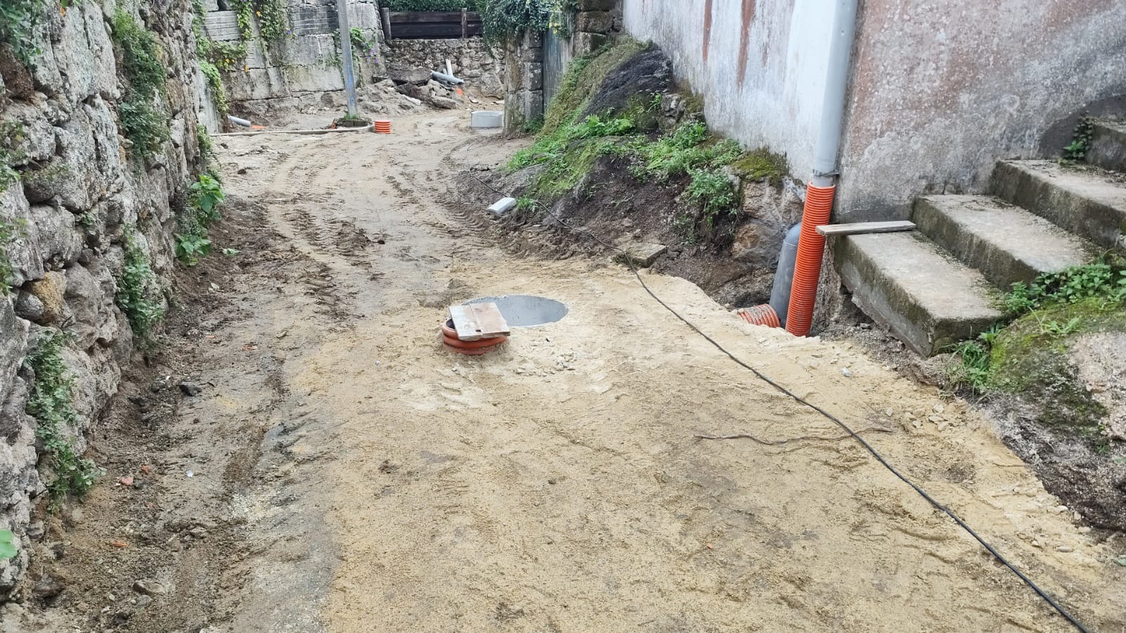 EL CONCELLO INICIA LA HUMANIZACIÓN DE LOS SIETE VIALES Y CAMINOS DEL NÚCLEO RURAL DE PADRIÑÁN