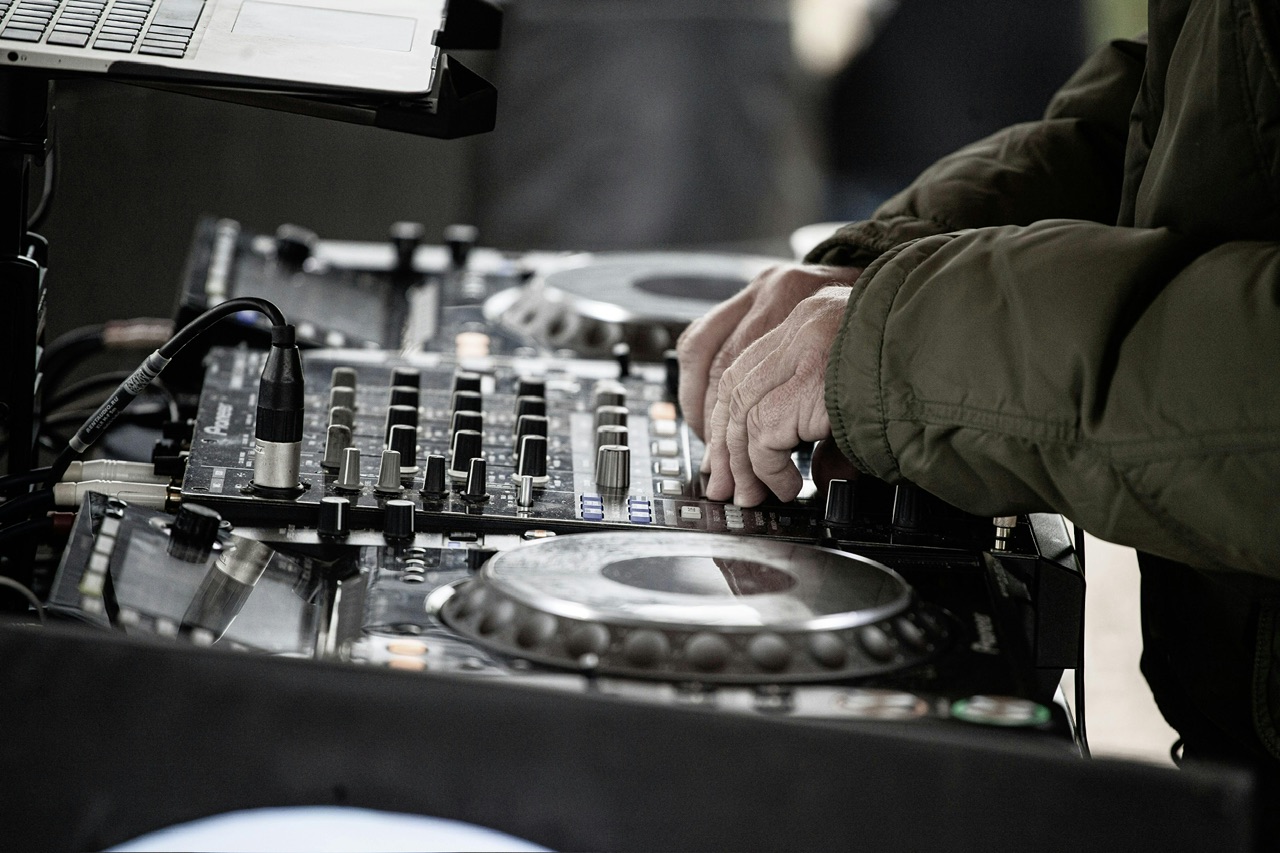SANXENXO MEJORARÁ A TRAVÉS DE UNA PLATAFORMA EL CONTROL DE CONTAMINACIÓN ACÚSTICA EN LOS LOCALES DE OCIO NOCTURNO