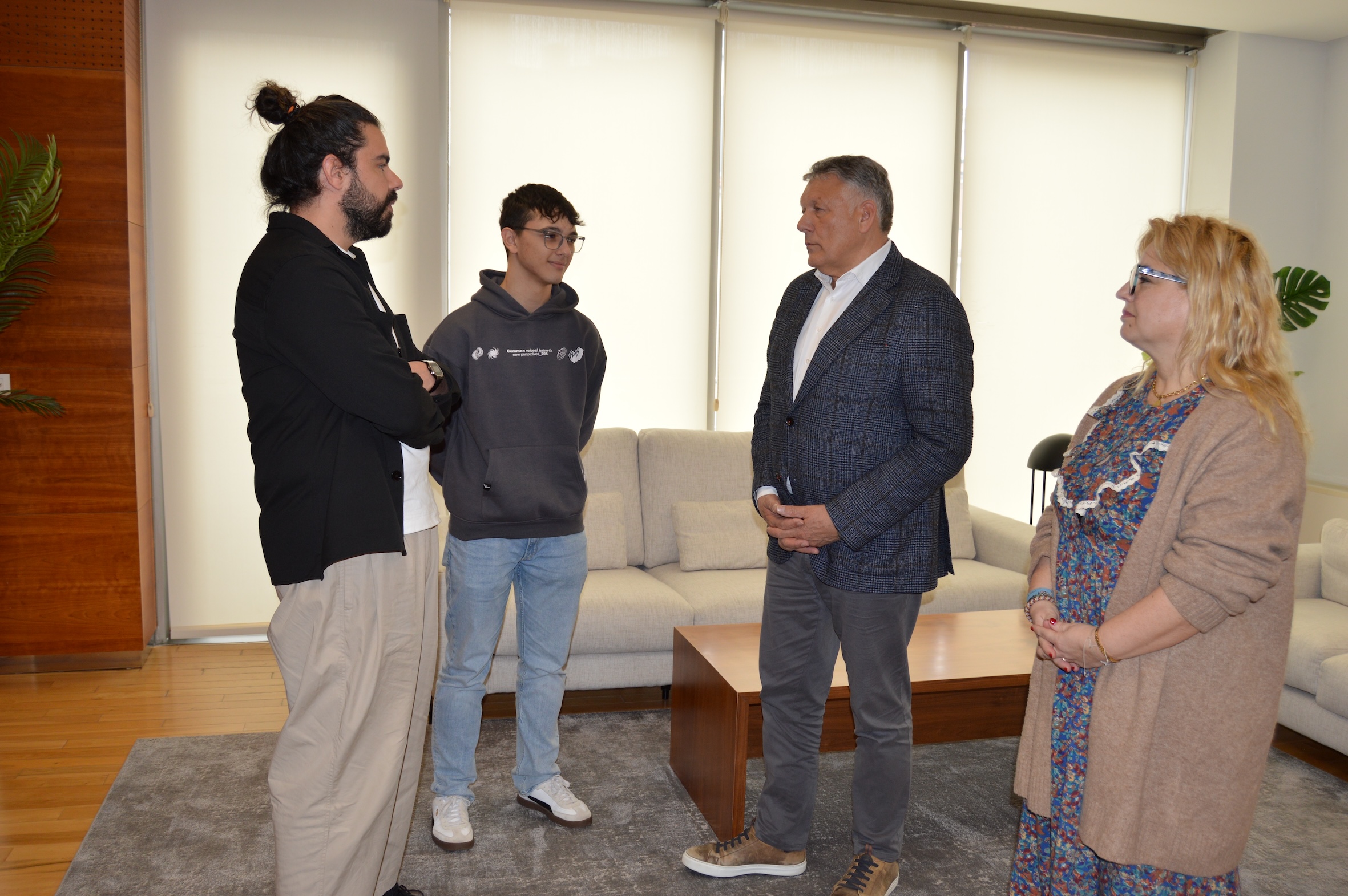 UN VECINO DE ADINA REPRESENTARÁ A GALICIA EN LA OLIMPIADA NACIONAL DE GEOGRAFÍA