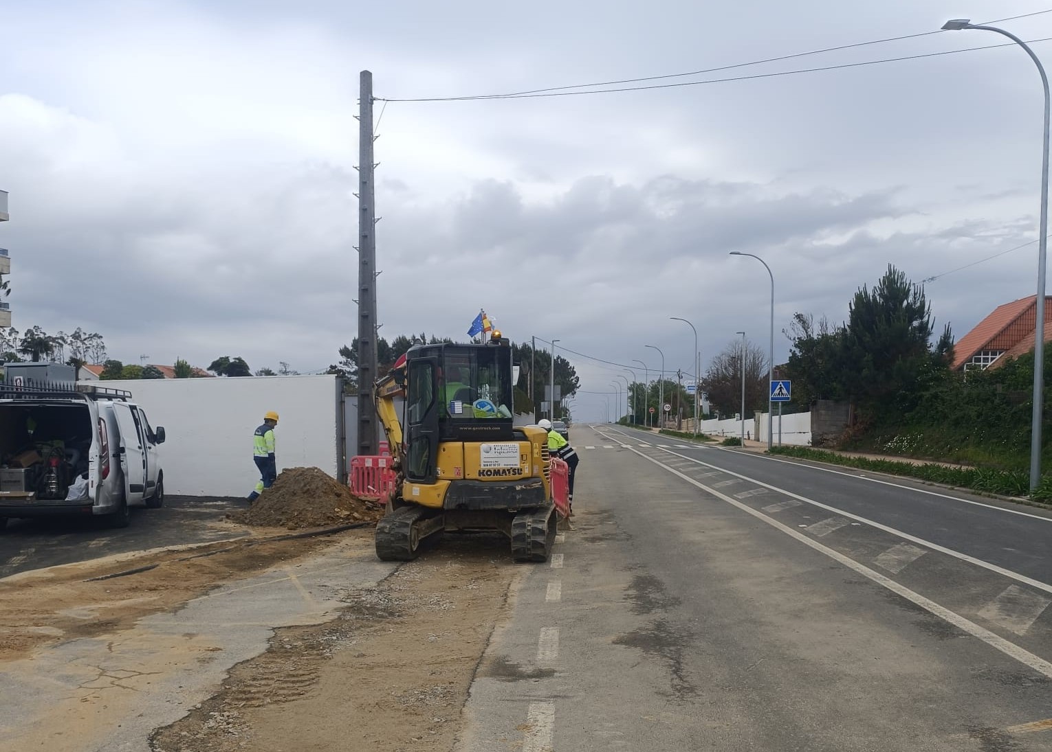 ESPINA Y DELFÍN ESTA INSTALANDO UNA NUEVA TUBERÍA PARA LA TRAÍDA DE AGUA DESDE MAJOR HASTA PORTONOVO