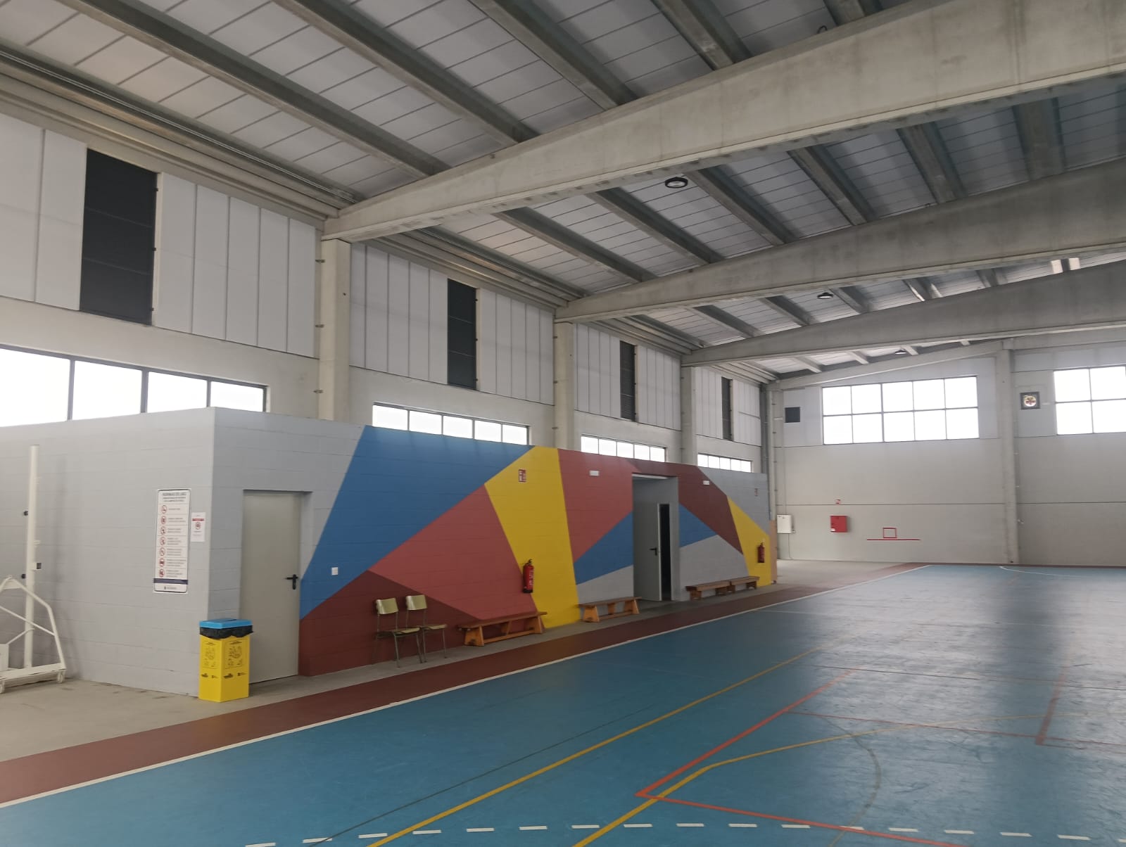 EL CONCELLO DOTARÁ AL PABELLÓN DE NANTES DE UN GRADERÍO PARA 151 ESPECTADORES