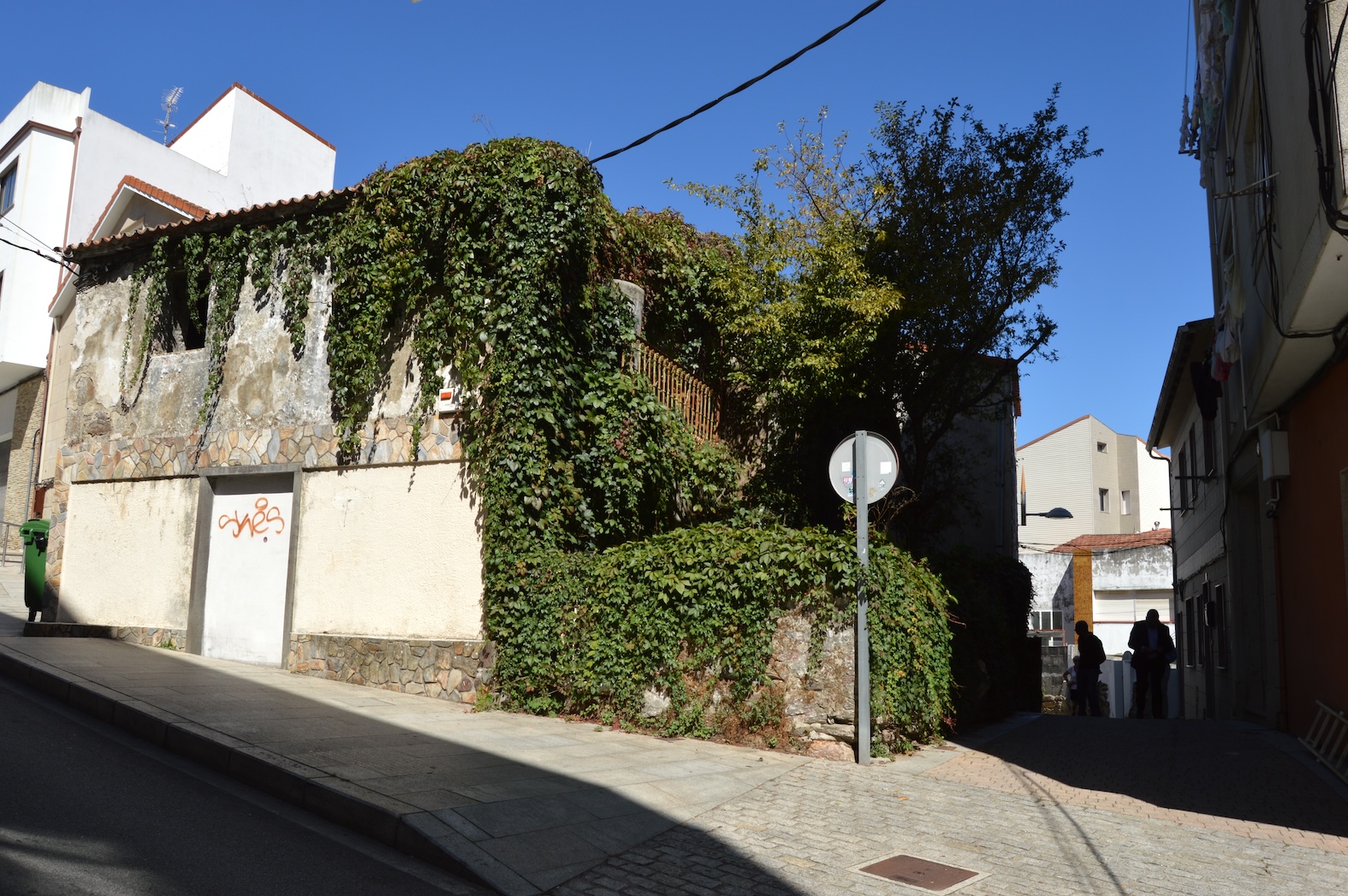 EL CONCELLO ADQUIERE UNA VIVIENDA EN EL CASCO URBANO DE PORTONOVO PARA ESTABLECER LA SEDE DE ÍNSULA